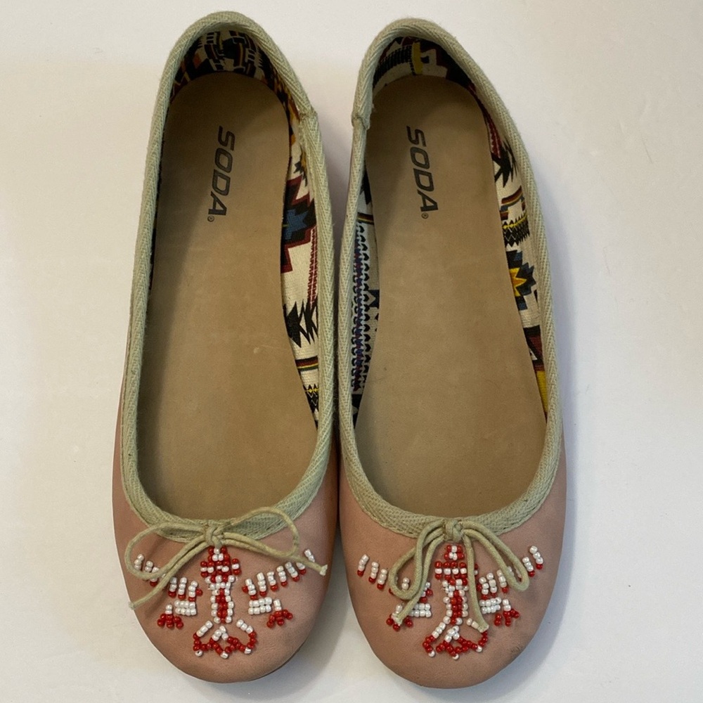 Soda Women's tribal beaded Ballet Flats - mauve with red & white beading